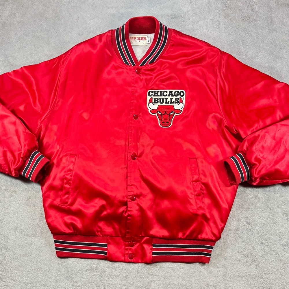 Rare Vintage 80’s Locker Line Chicago Bulls Satin Jacket XL Spellout Patch🔥